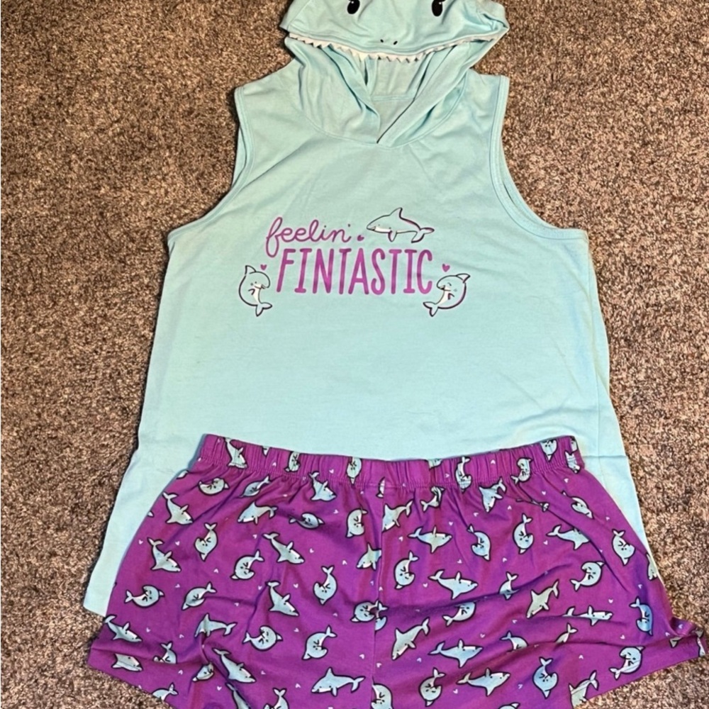SO Girl's Shark sleeveless top and shorts pjs size 10 1/2